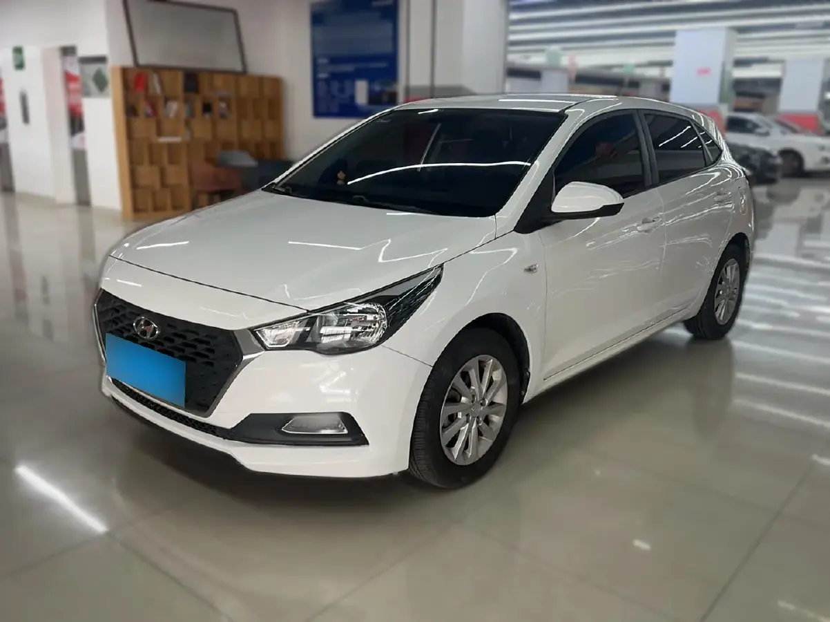 2017 Hyundai Verna RV 1.4L 100HP L4 6AT