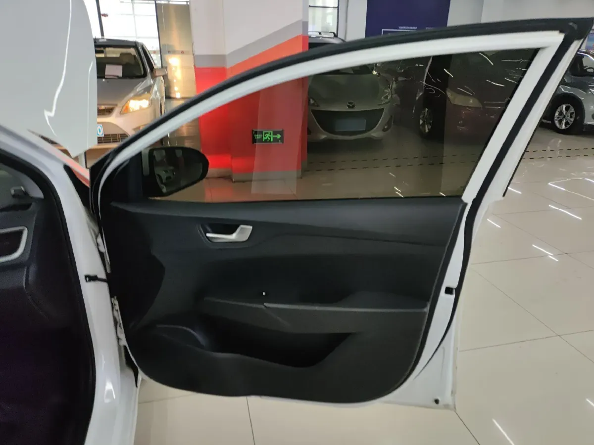 2017 Hyundai Verna RV 1.4L 100HP L4 6AT,autocango,china used car exporter,china ev exporter,chinese used car exporter,chinese used ev exporter