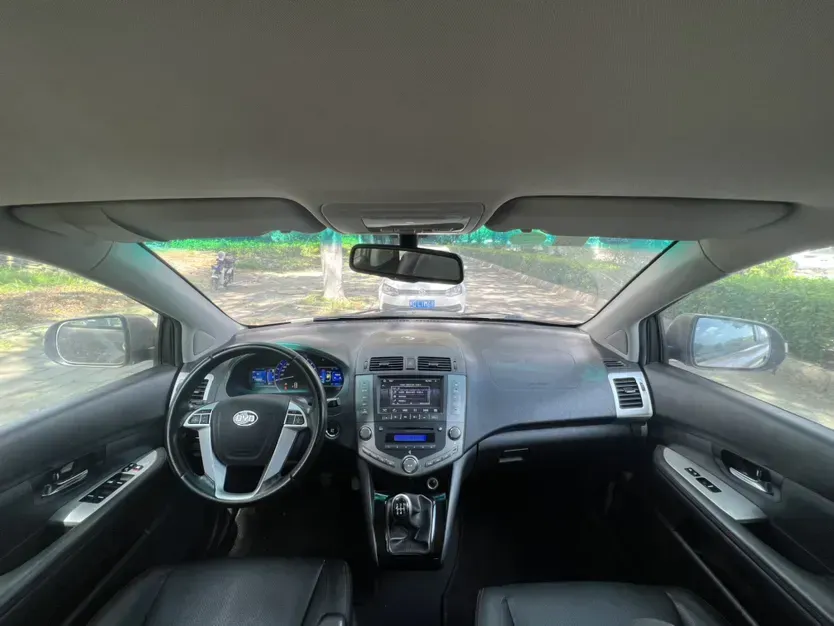 2014 BYD S6 2.0L 140HP L4 5MT,autocango,china used car exporter,china ev exporter,chinese used car exporter,chinese used ev exporter