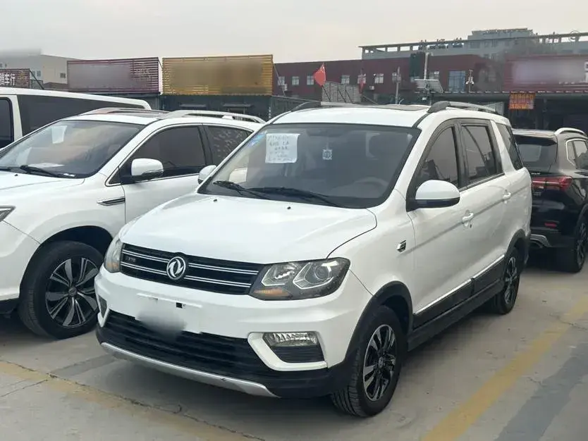2018 DongFeng Fengon Fengon 370 1.5L 116HP L4 CVT