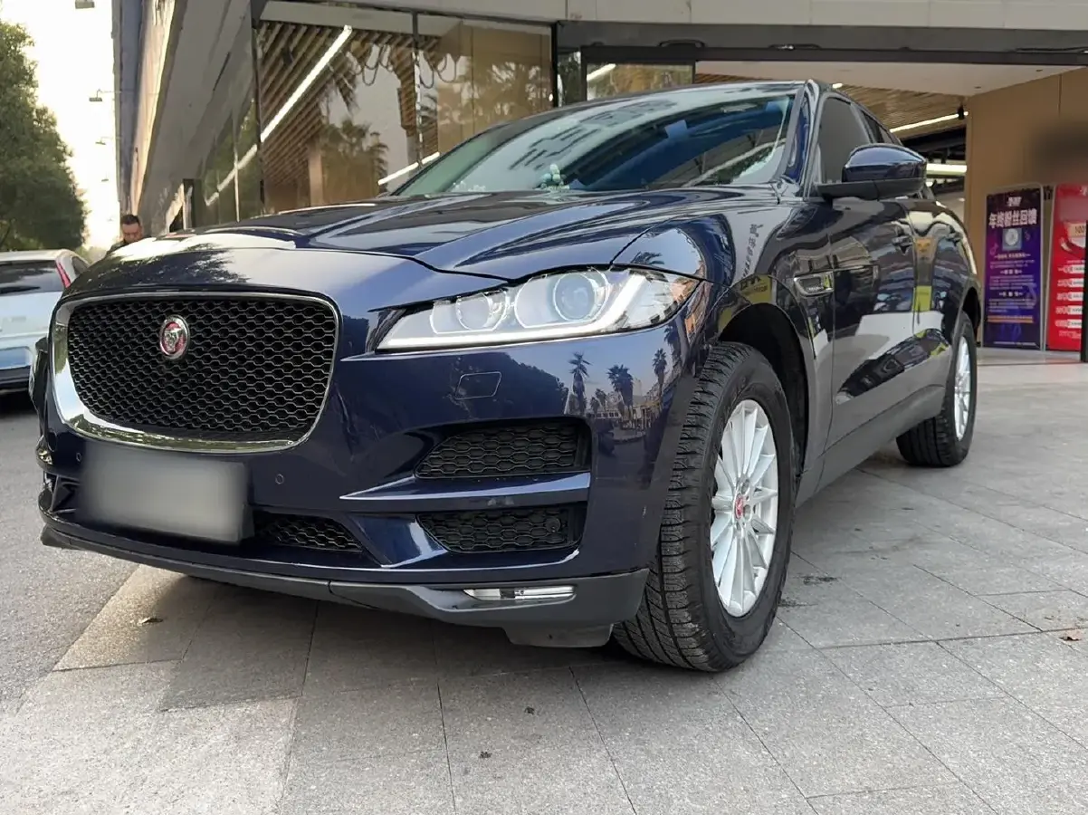 2018 Jaguar F-PACE 2.0T 250HP L4 8AT