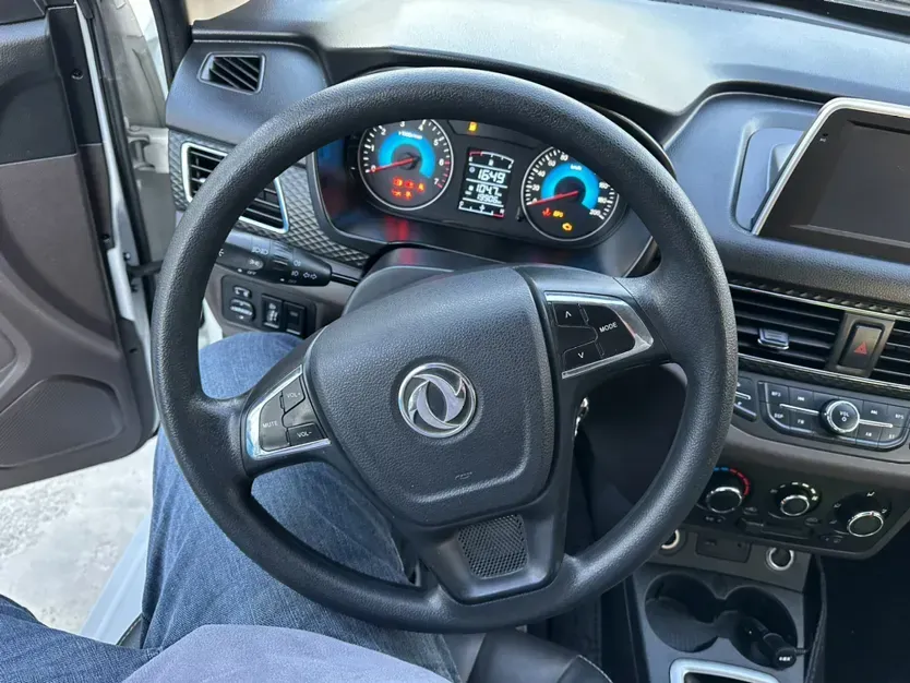 2019 DongFeng Fengon Fengon 330 1.5L 116HP L4 5MT,autocango,china used car exporter,china ev exporter,chinese used car exporter,chinese used ev exporter