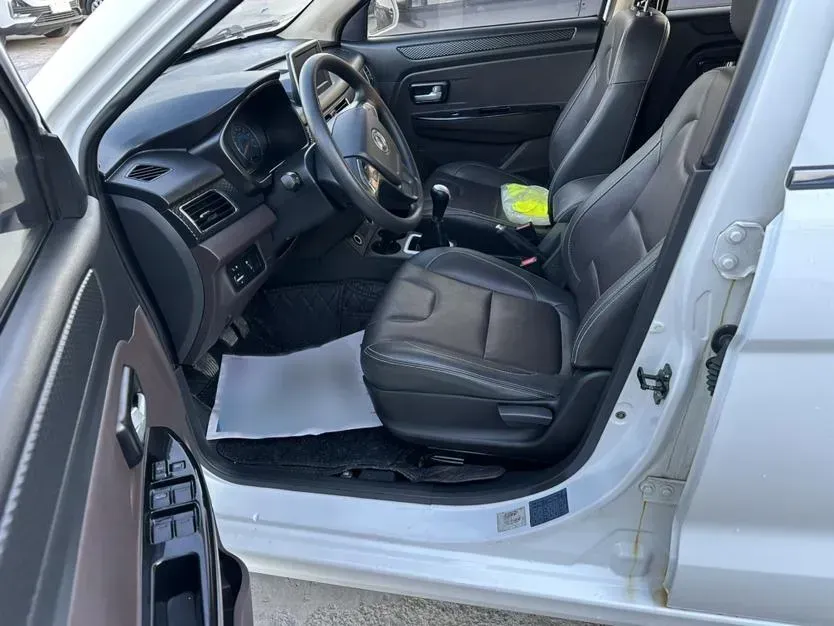 2019 DongFeng Fengon Fengon 330 1.5L 116HP L4 5MT,autocango,china used car exporter,china ev exporter,chinese used car exporter,chinese used ev exporter