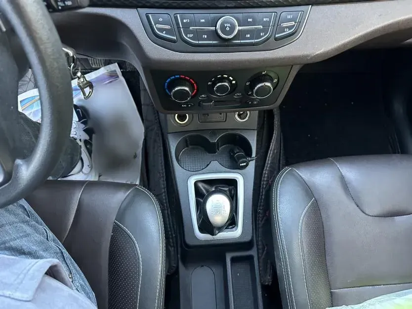 2019 DongFeng Fengon Fengon 330 1.5L 116HP L4 5MT,autocango,china used car exporter,china ev exporter,chinese used car exporter,chinese used ev exporter