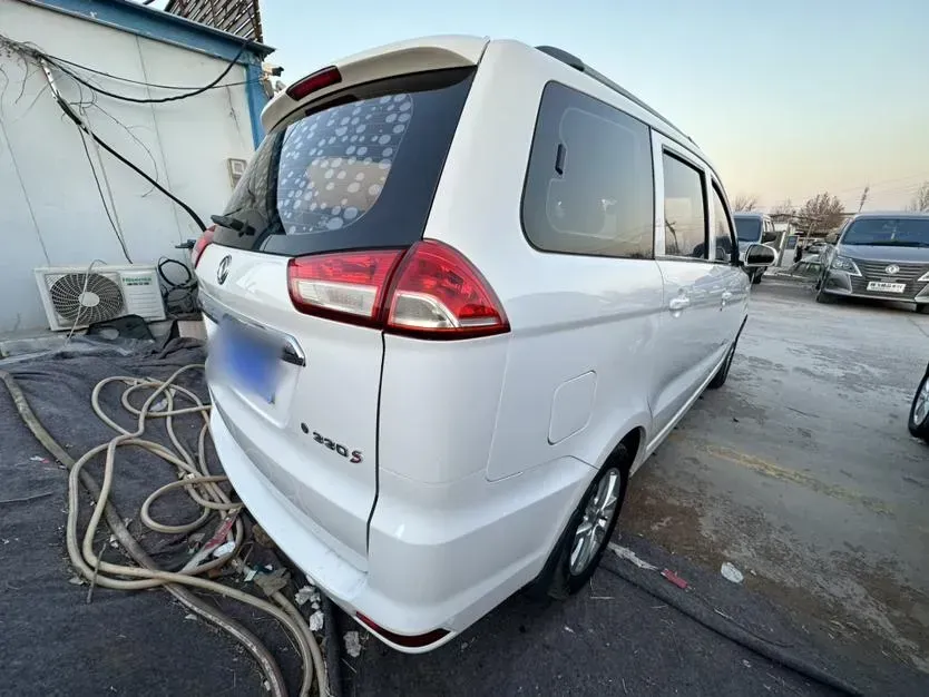 2019 DongFeng Fengon Fengon 330 1.5L 116HP L4 5MT,autocango,china used car exporter,china ev exporter,chinese used car exporter,chinese used ev exporter