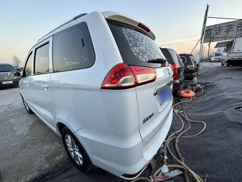 2019 DongFeng Fengon Fengon 330 1.5L 116HP L4 5MT,autocango,china used car exporter,china ev exporter,chinese used car exporter,chinese used ev exporter
