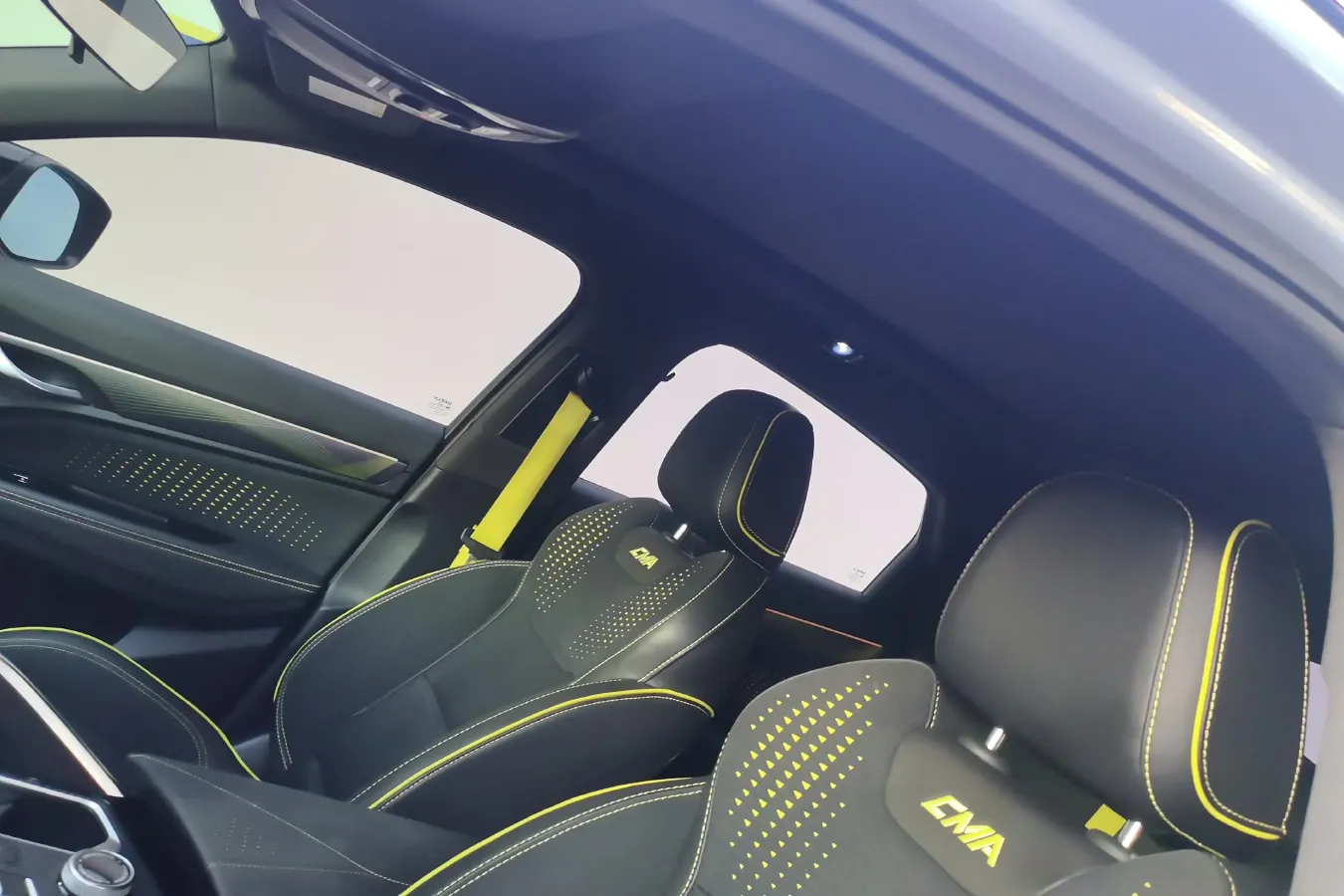 2021 Geely Tugella 2.0T 238HP L4 8AT,autocango,china used car exporter,china ev exporter,chinese used car exporter,chinese used ev exporter