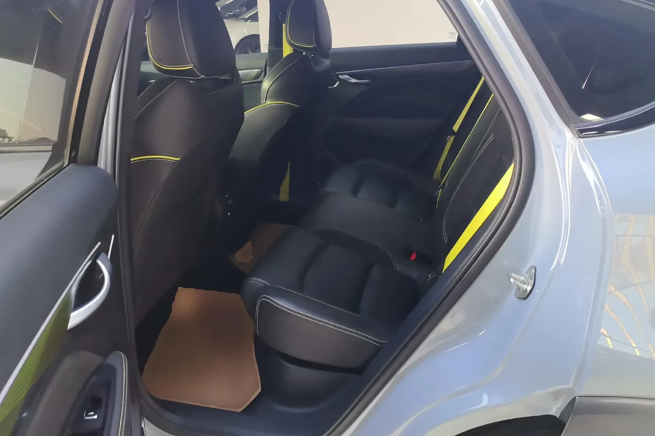 2021 Geely Tugella 2.0T 238HP L4 8AT,autocango,china used car exporter,china ev exporter,chinese used car exporter,chinese used ev exporter