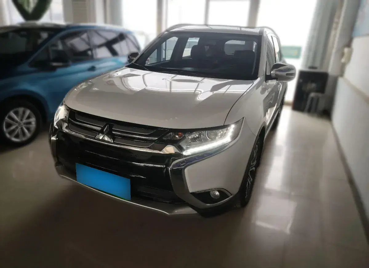 2017 Mitsubishi Outlander 2.0L 166HP L4 CVT