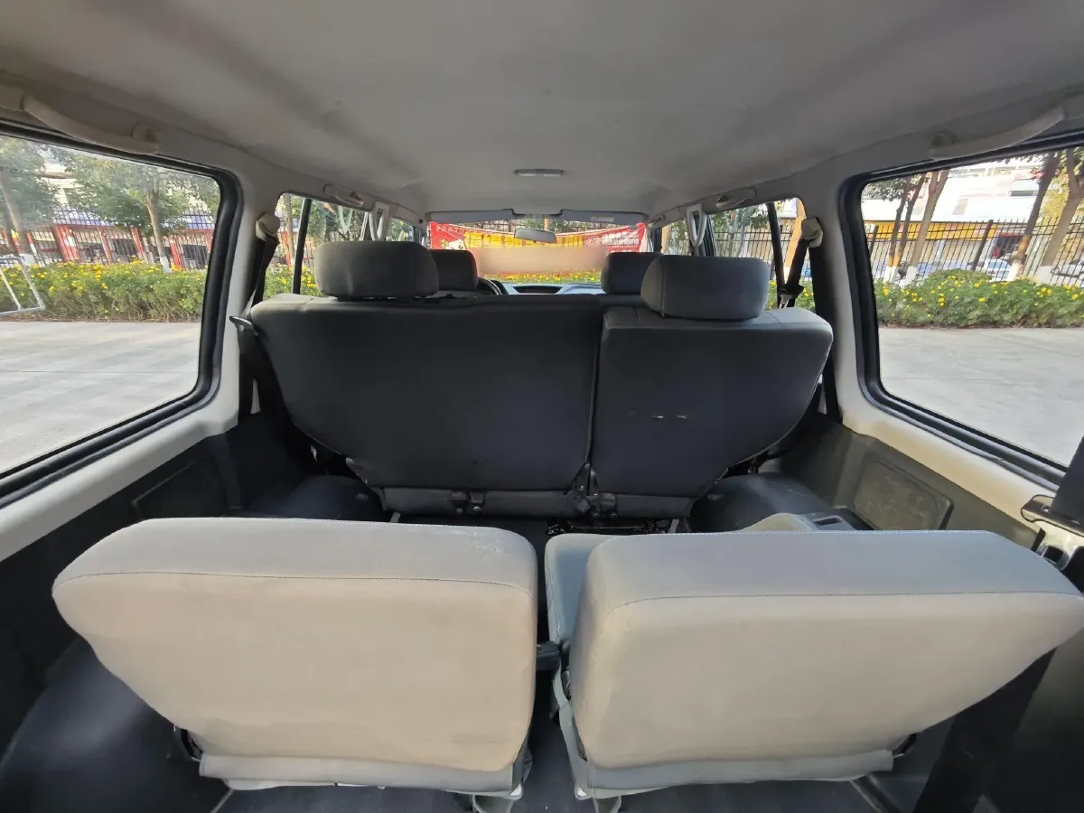 2015 Leopaard Q6 2.4L 147HP L4 5MT,autocango,china used car exporter,china ev exporter,chinese used car exporter,chinese used ev exporter