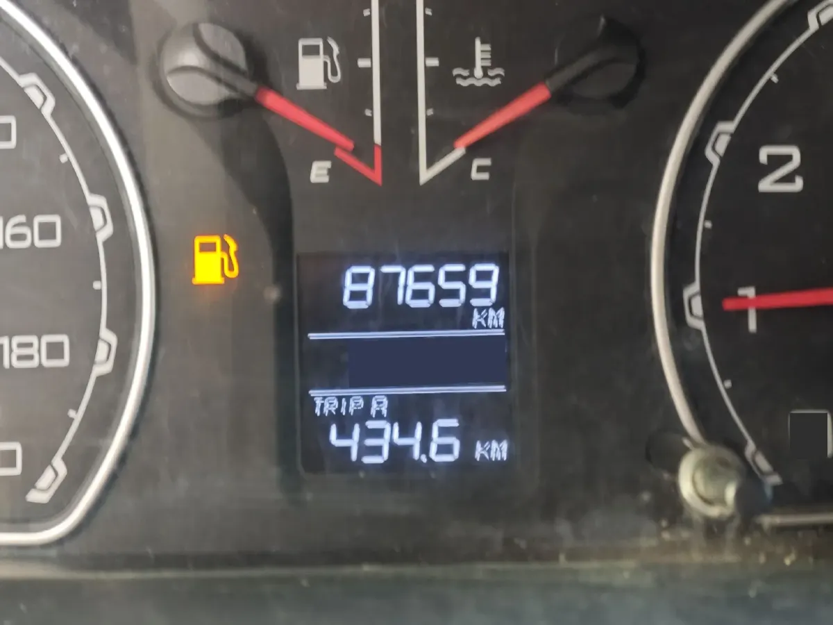 2015 Leopaard Q6 2.4L 147HP L4 5MT,autocango,china used car exporter,china ev exporter,chinese used car exporter,chinese used ev exporter