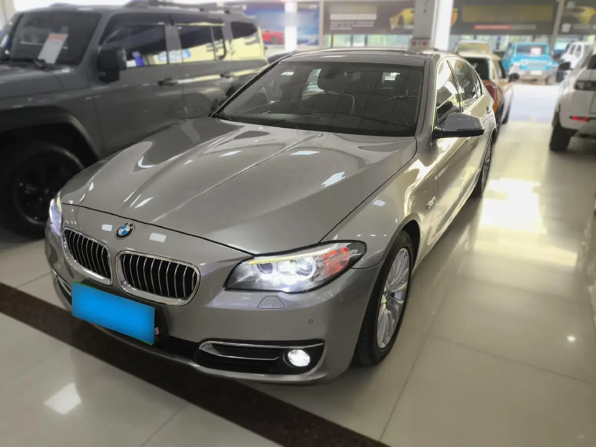 2017 BMW 5 Series 2.0T 218HP L4 8AT