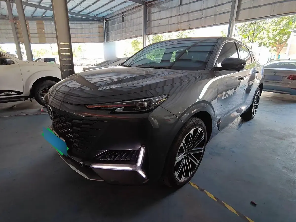 2022 ChangAn UNI-K iDD 1.5T 170HP L4 6TCT PHEV 30.74KWH