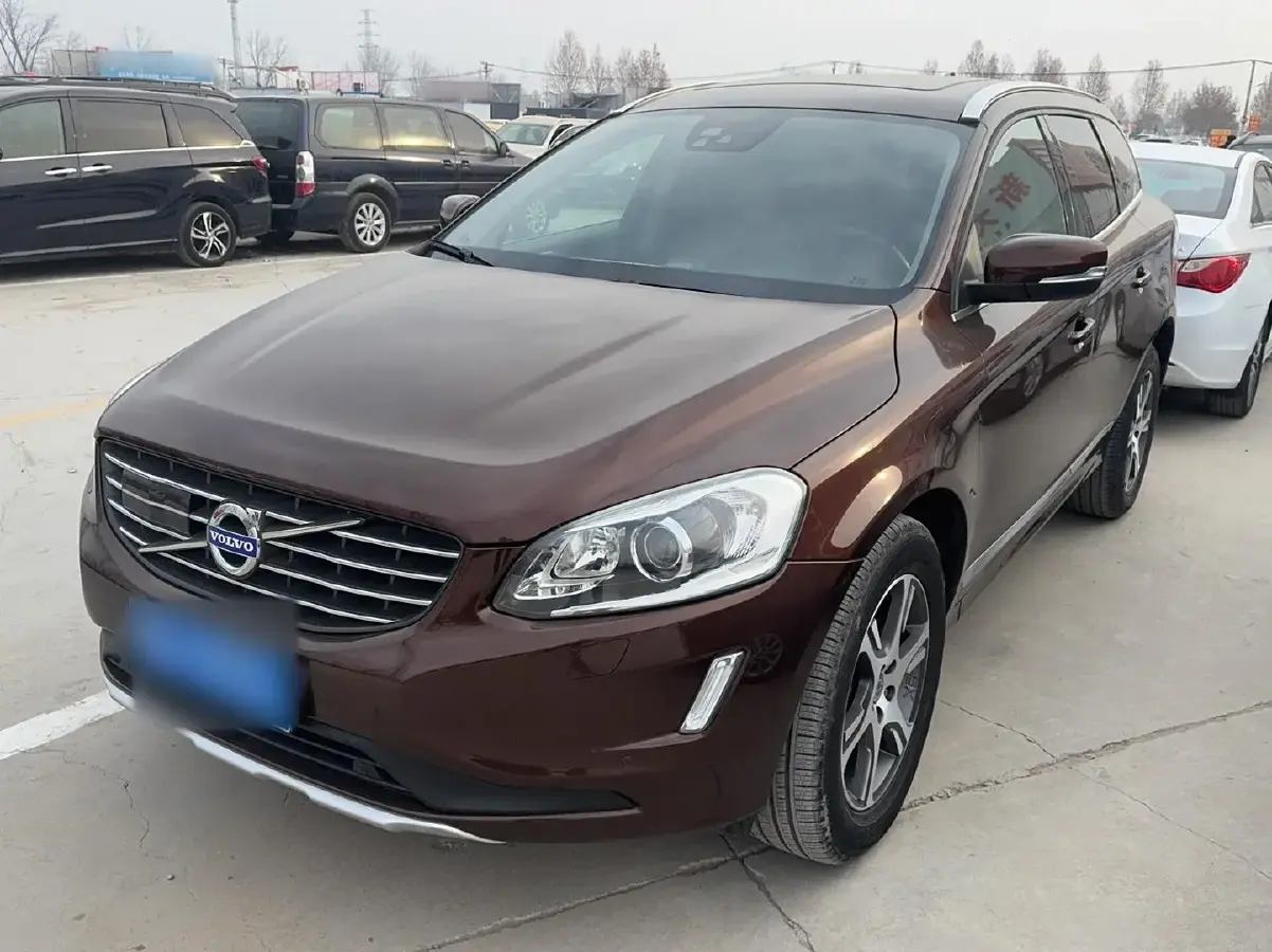 2014 Volvo XC60 2.0T 240HP L4 6DCT