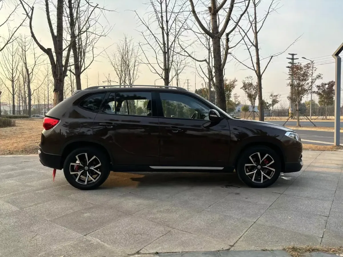 2016 Brilliance Auto V5 1.5T 150HP L4 5MT,autocango,china used car exporter,china ev exporter,chinese used car exporter,chinese used ev exporter