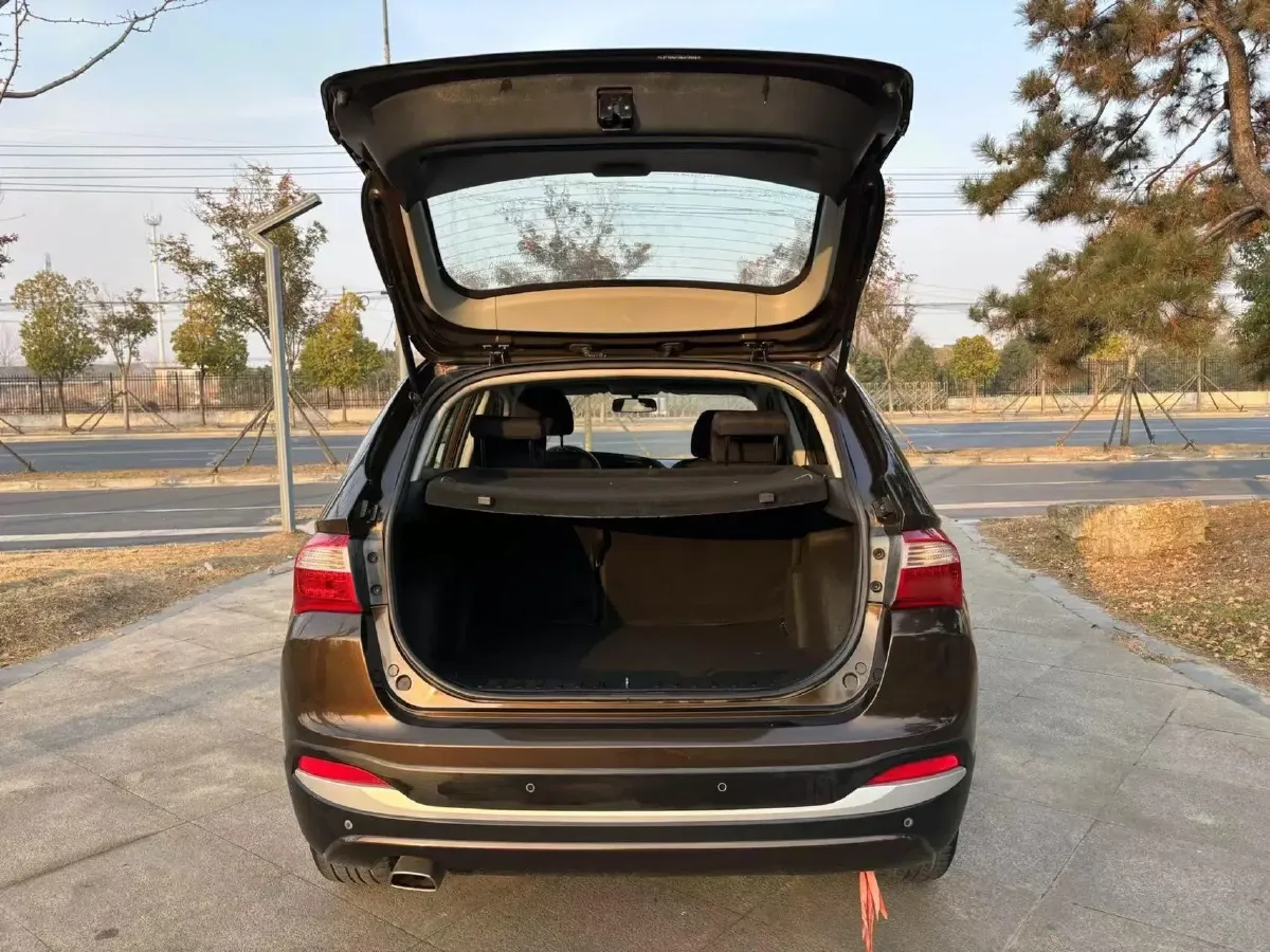 2016 Brilliance Auto V5 1.5T 150HP L4 5MT,autocango,china used car exporter,china ev exporter,chinese used car exporter,chinese used ev exporter