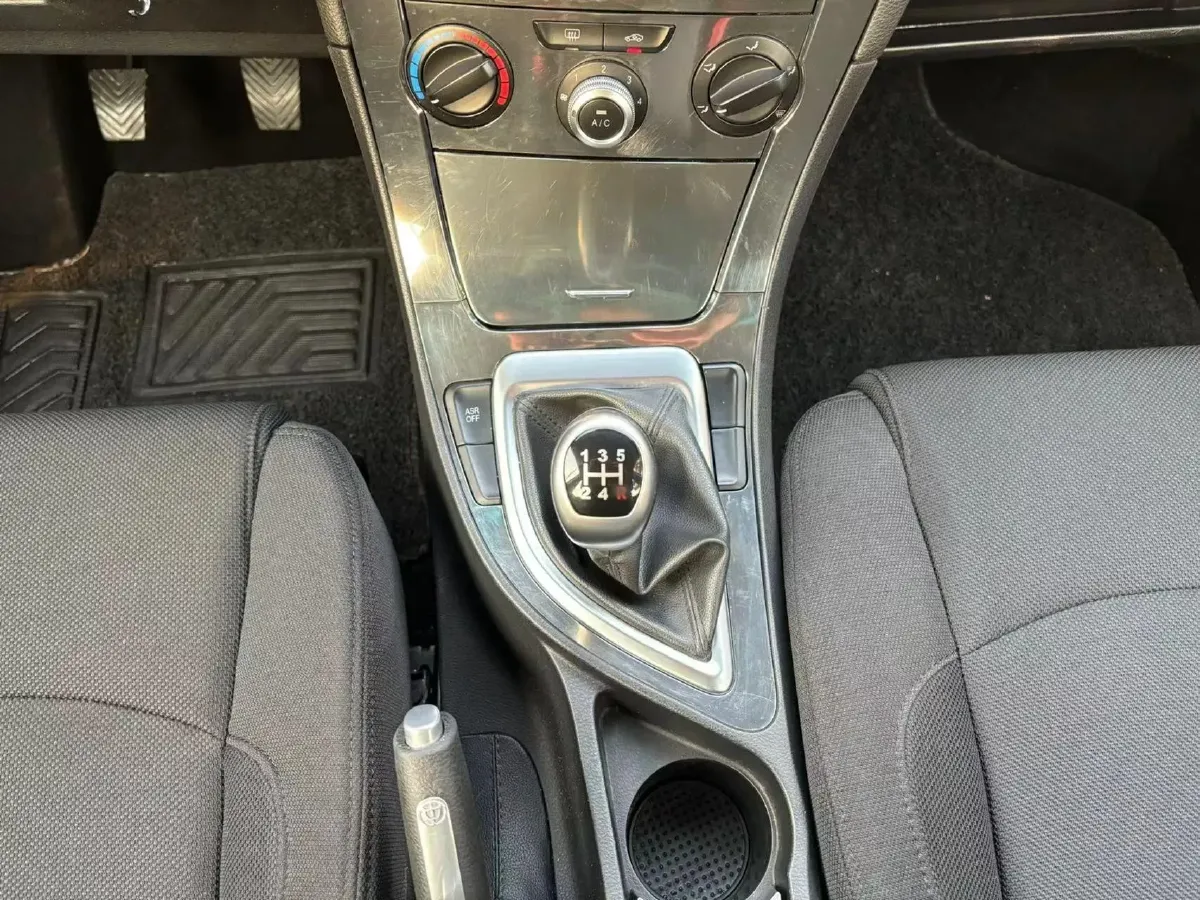 2016 Brilliance Auto V5 1.5T 150HP L4 5MT,autocango,china used car exporter,china ev exporter,chinese used car exporter,chinese used ev exporter