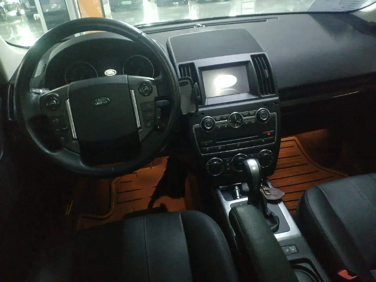 2013 Land Rover Freelander 2 2.0T 240HP L4 6AT,autocango,china used car exporter,china ev exporter,chinese used car exporter,chinese used ev exporter