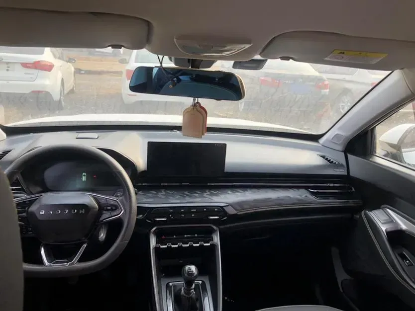 2020 BaoJun RS-3 1.5L 99HP L4 6MT,autocango,china used car exporter,china ev exporter,chinese used car exporter,chinese used ev exporter