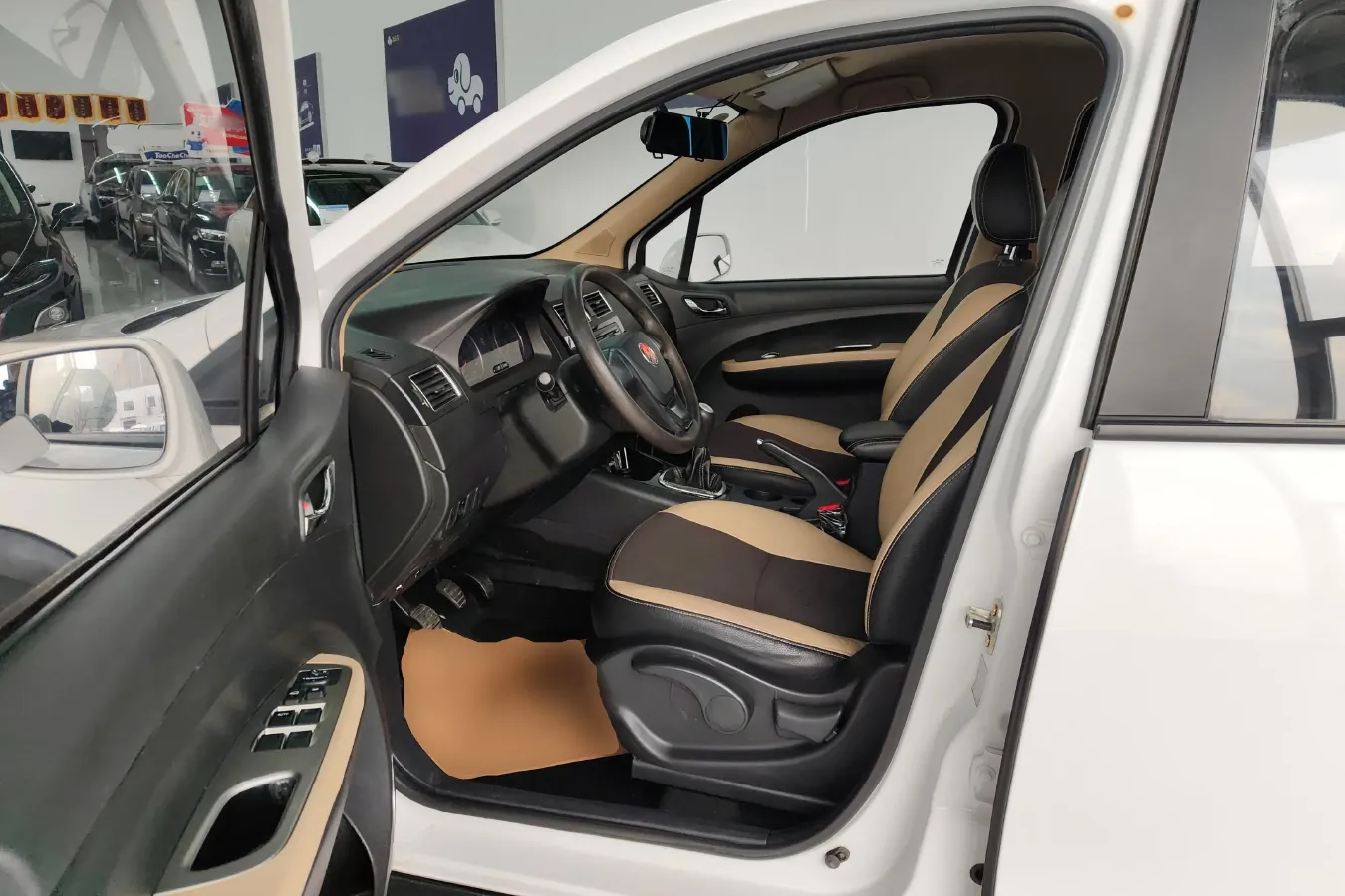 2015 DongFeng Forthing Joyear X3 1.5L 120HP L4 5MT,autocango,china used car exporter,china ev exporter,chinese used car exporter,chinese used ev exporter