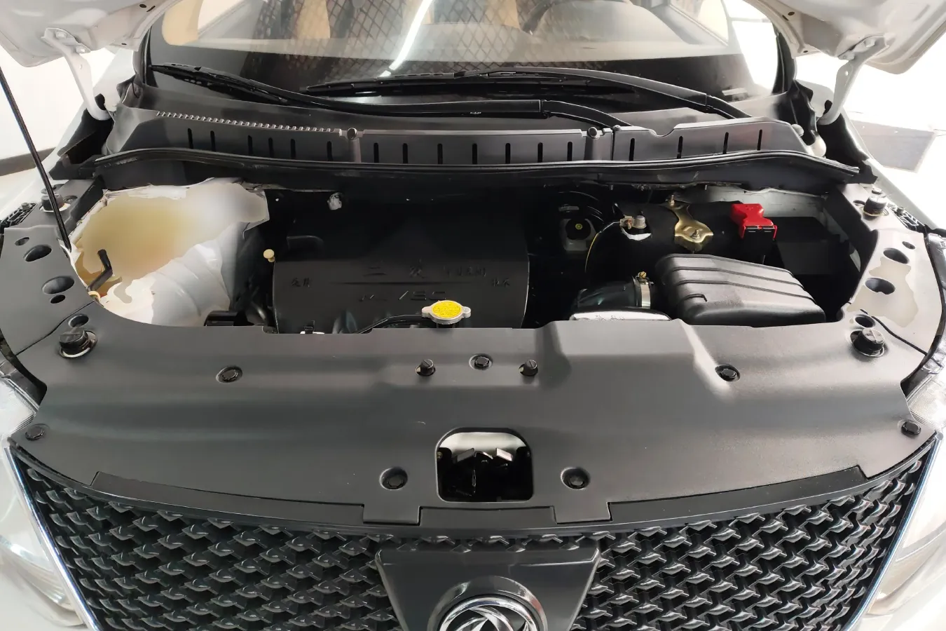 2015 DongFeng Forthing Joyear X3 1.5L 120HP L4 5MT,autocango,china used car exporter,china ev exporter,chinese used car exporter,chinese used ev exporter