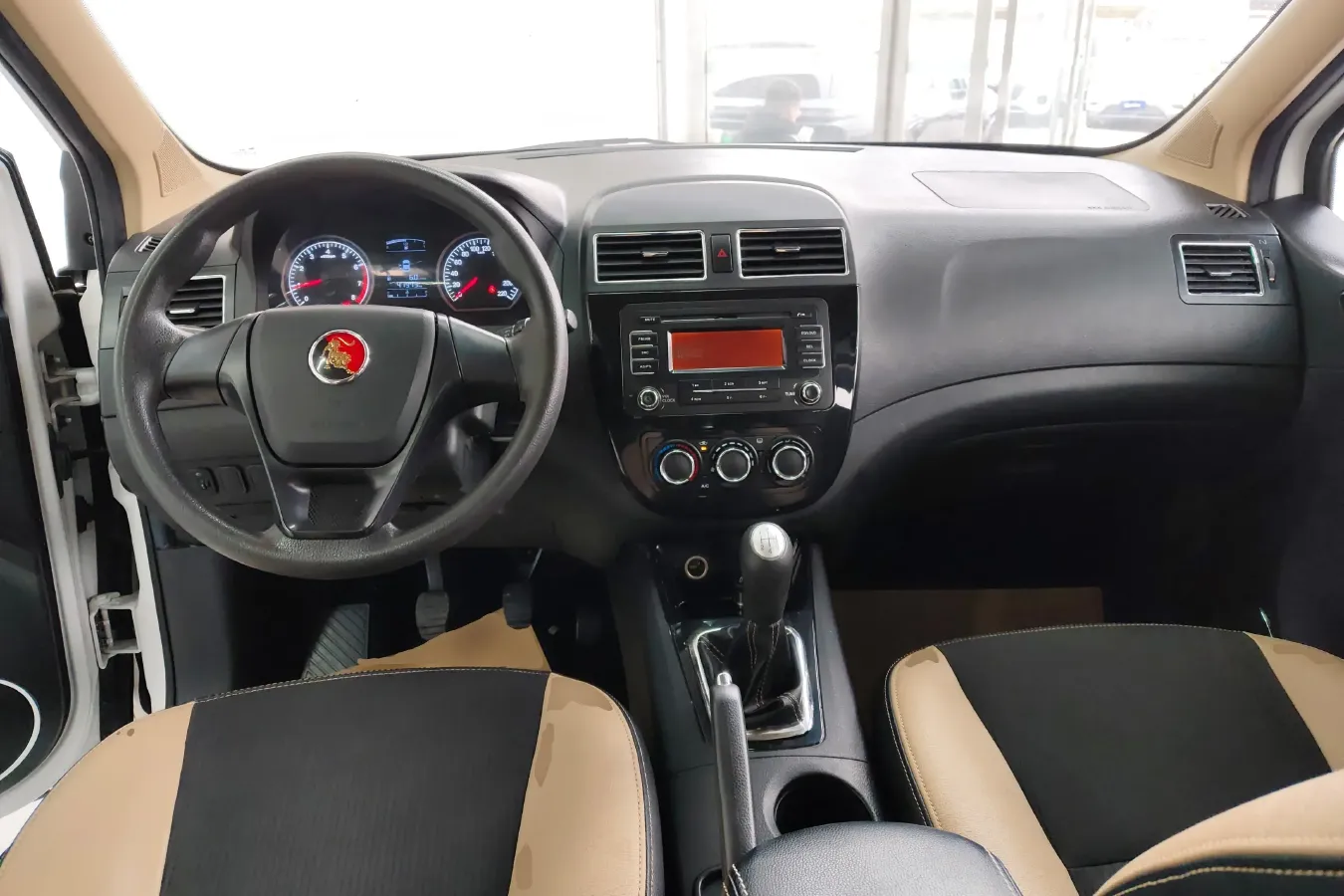 2015 DongFeng Forthing Joyear X3 1.5L 120HP L4 5MT,autocango,china used car exporter,china ev exporter,chinese used car exporter,chinese used ev exporter