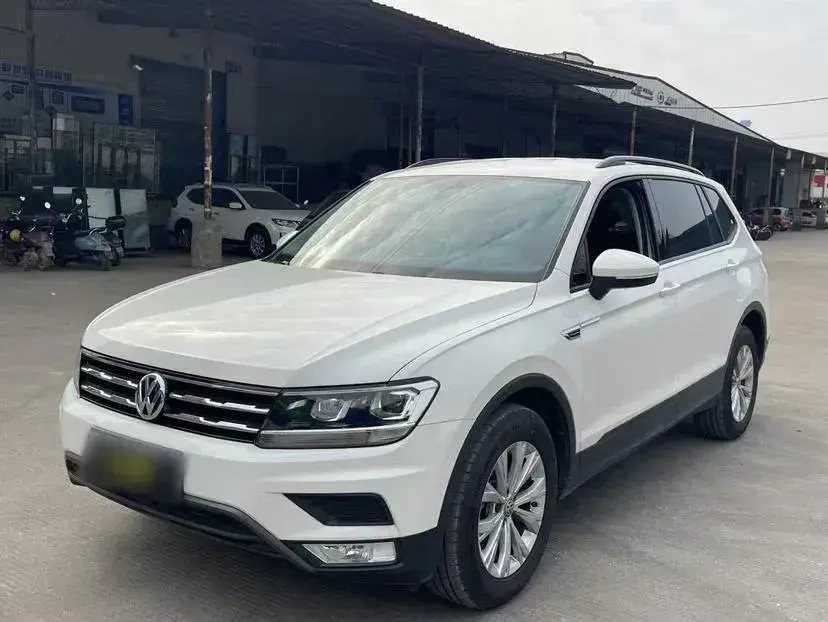 2018 Volkswagen Tiguan L 2.0T 186HP L4 7DCT