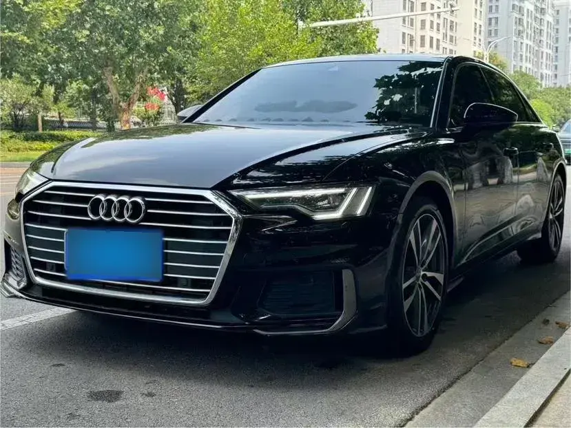 2022 Audi A6L 2.0T 190HP L4 7DCT