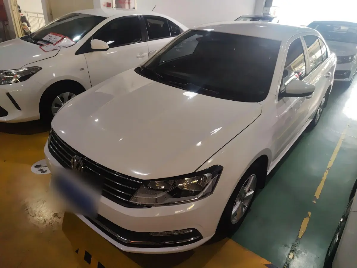 2015 Volkswagen Lavida 1.6L 110HP L4 6AT