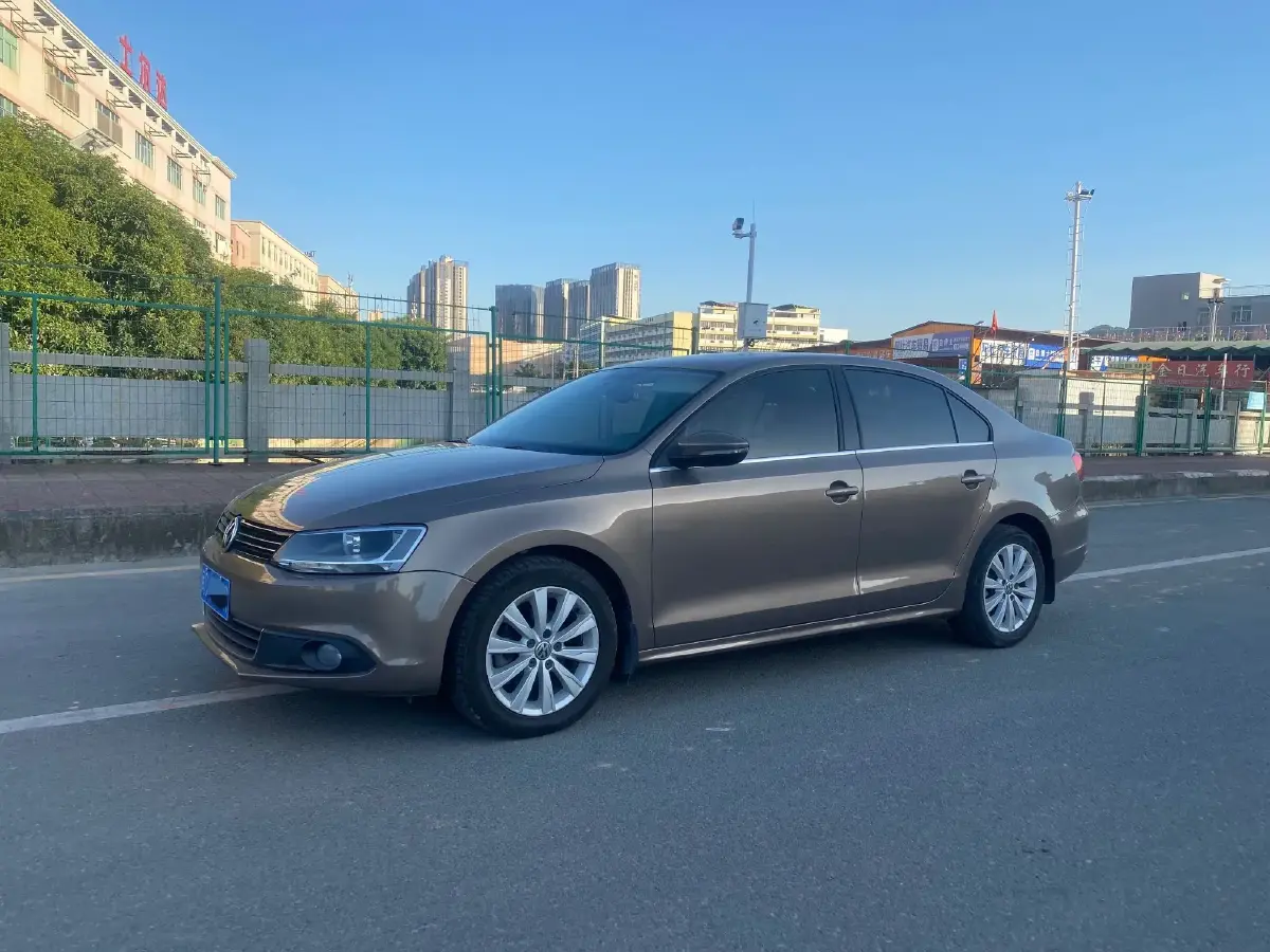 2014 Volkswagen Sagitar 1.6L 105HP L4 6AT