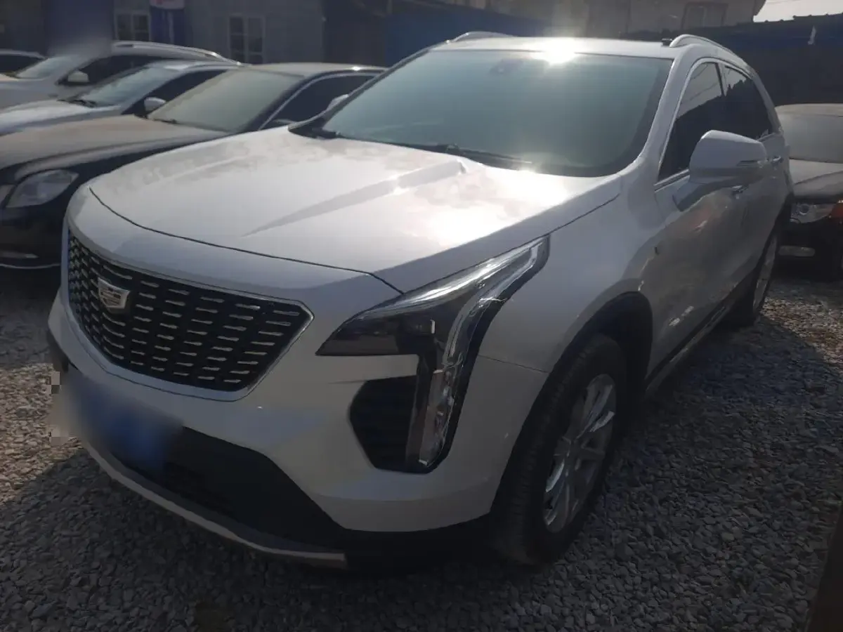 2018 Cadillac XT4 2.0T 241HP L4 9AT