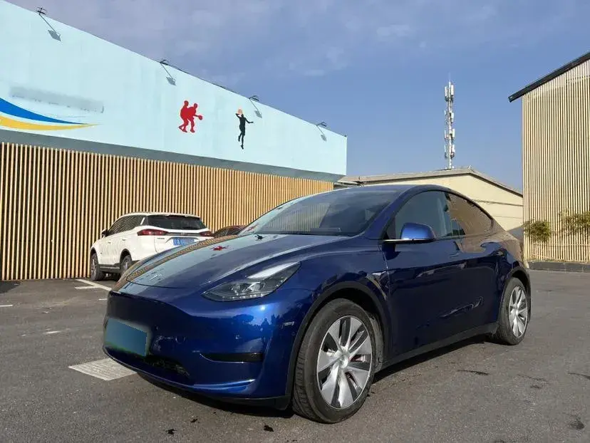 2022 Tesla Model Y BEV 60KWH
