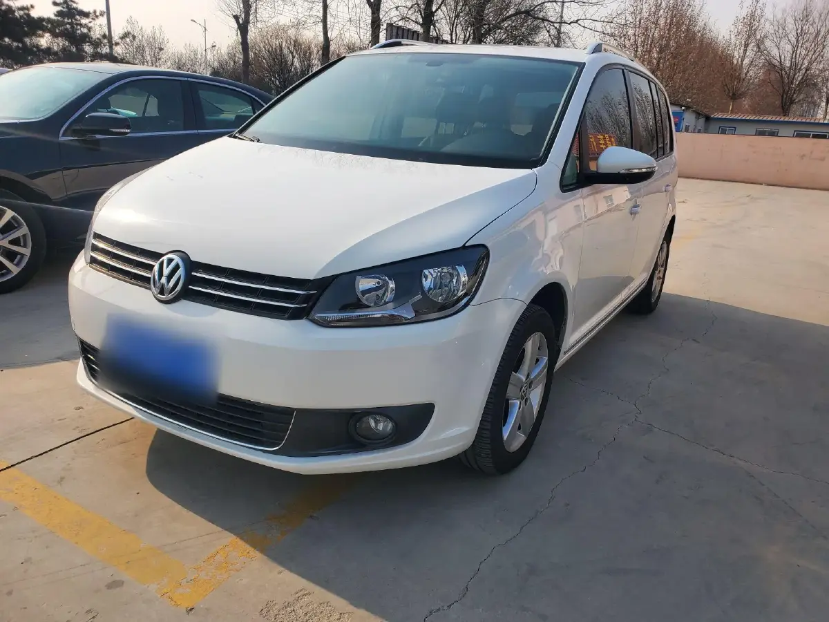 2015 Volkswagen Touran 1.4T 131HP L4 7DCT