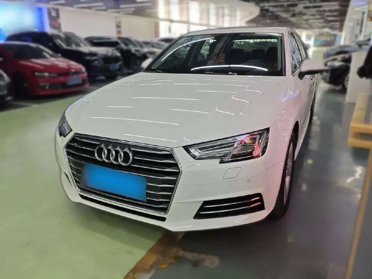 2018 Audi A4L 2.0T 190HP L4 7DCT