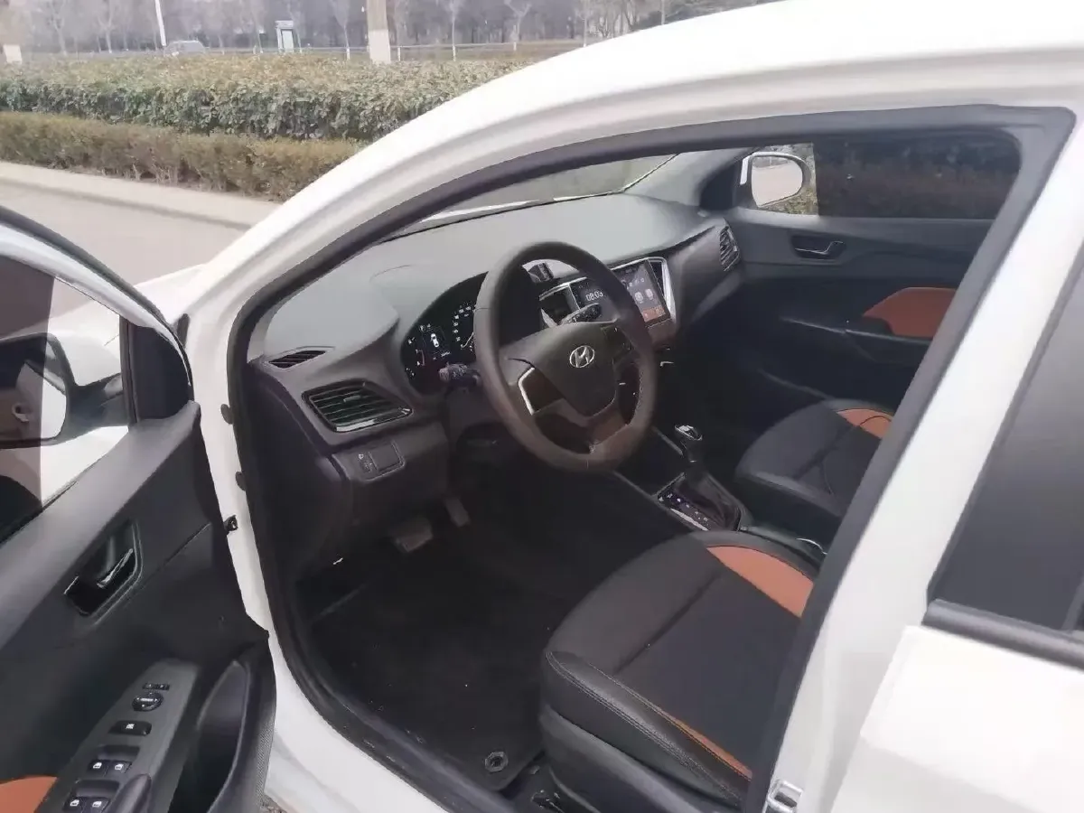 2017 Hyundai Verna RV 1.4L 100HP L4 6AT,autocango,china used car exporter,china ev exporter,chinese used car exporter,chinese used ev exporter