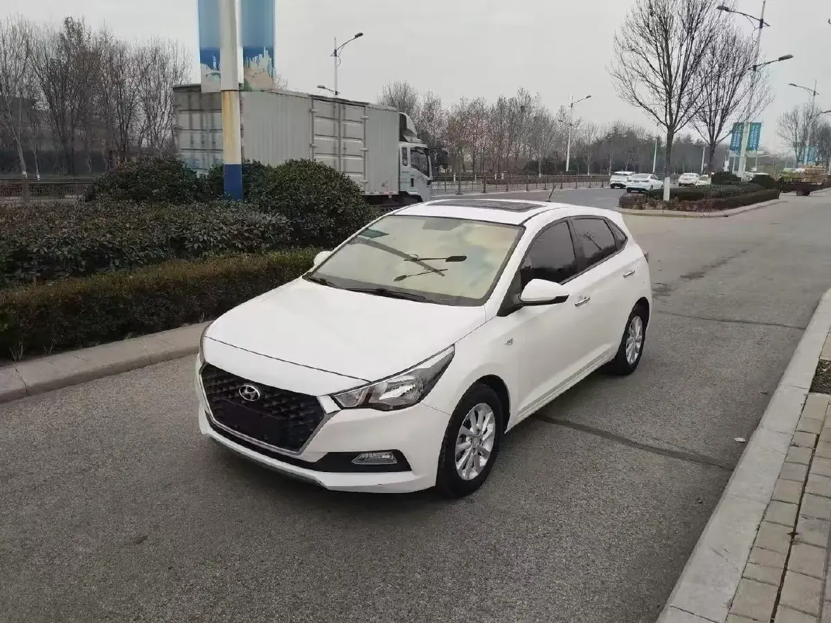 2017 Hyundai Verna RV 1.4L 100HP L4 6AT