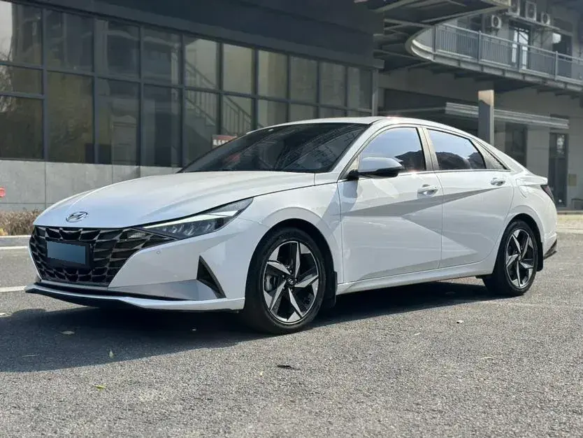 2021 Hyundai Elantra 1.5L 115HP L4 CVT