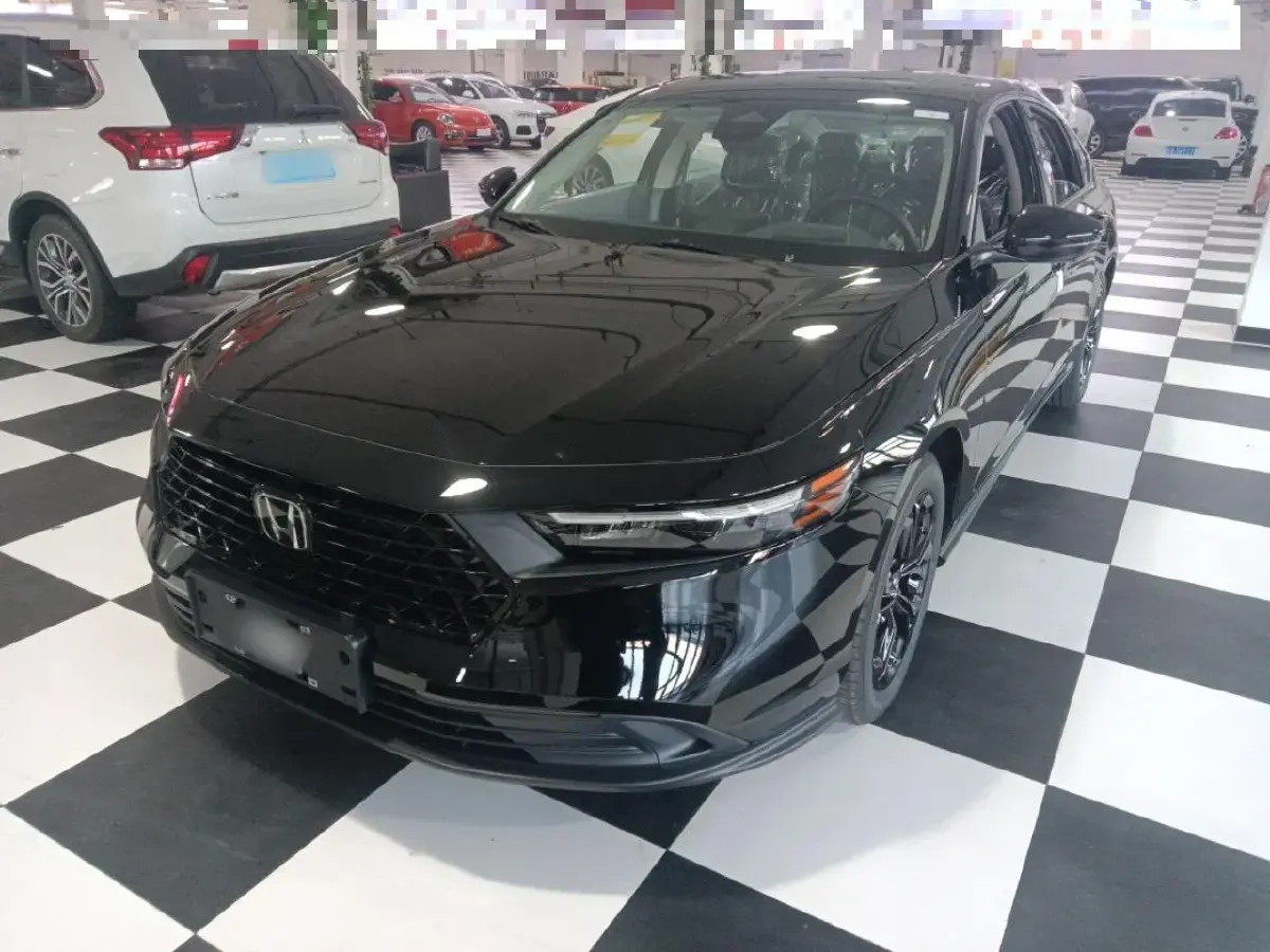 2025 Honda Accord 1.5T 192HP L4 CVT