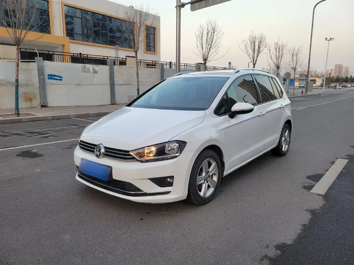 2018 Volkswagen Golf Sportsvan 1.6L 110HP L4 6AT