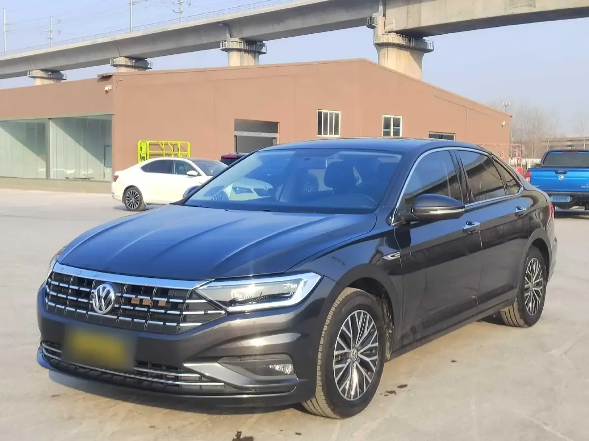 2021 Volkswagen Sagitar 1.2T 116HP L4 7DCT