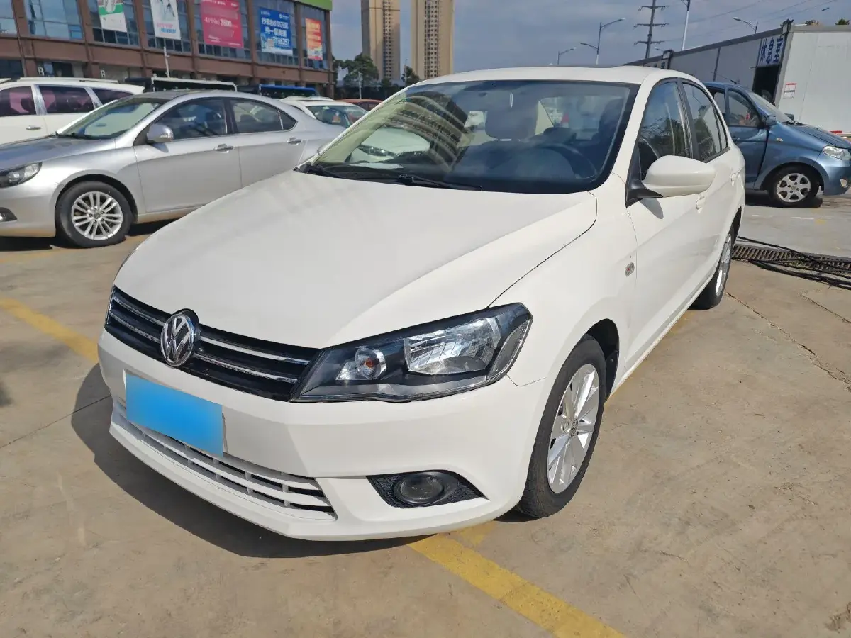 2013 Volkswagen Jetta 1.4L 90HP L4 5MT
