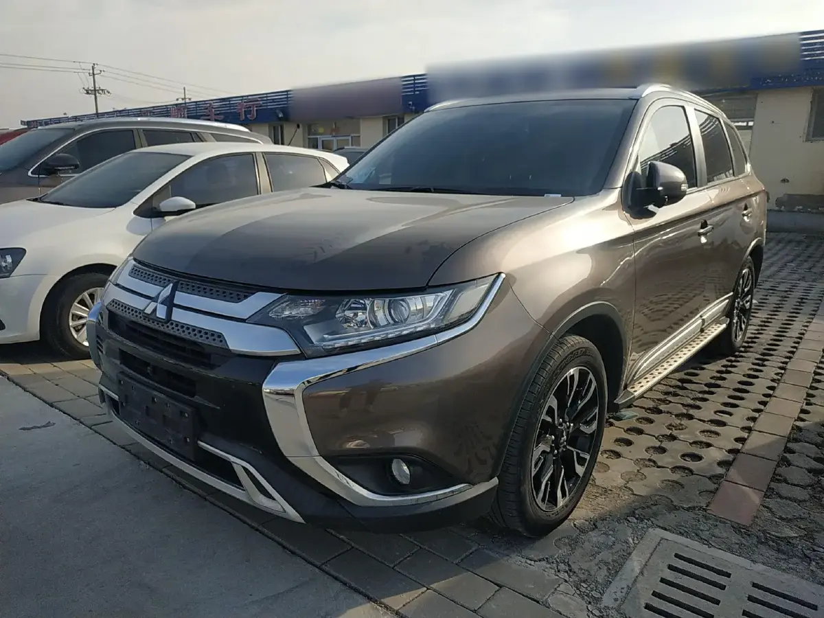 2020 Mitsubishi Outlander 2.0L 166HP L4 CVT