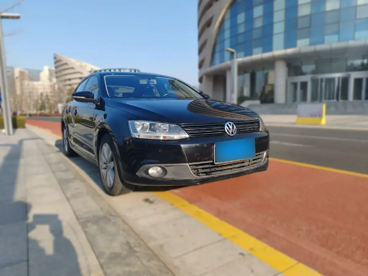 2014 Volkswagen Sagitar 1.4T 131HP L4 7DCT