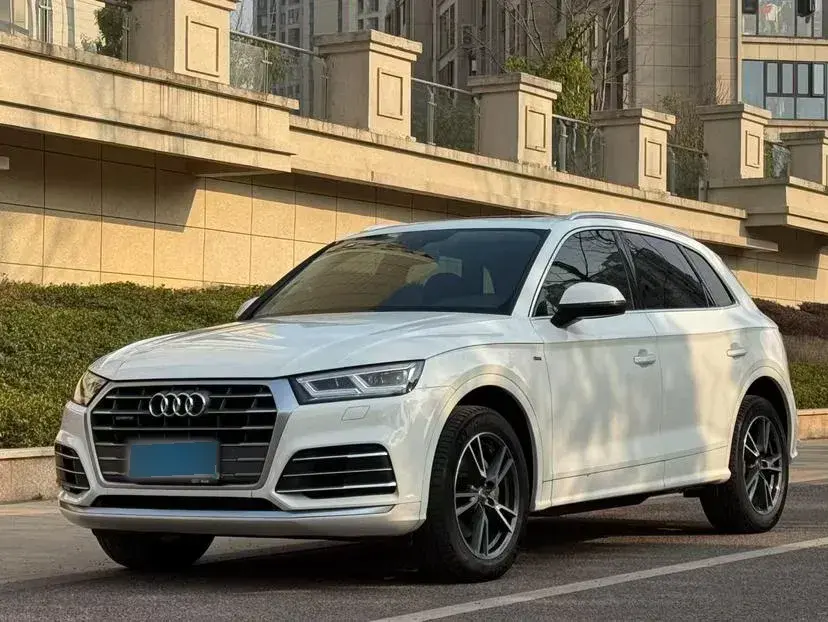 2020 Audi Q5L 2.0T 190HP L4 7DCT