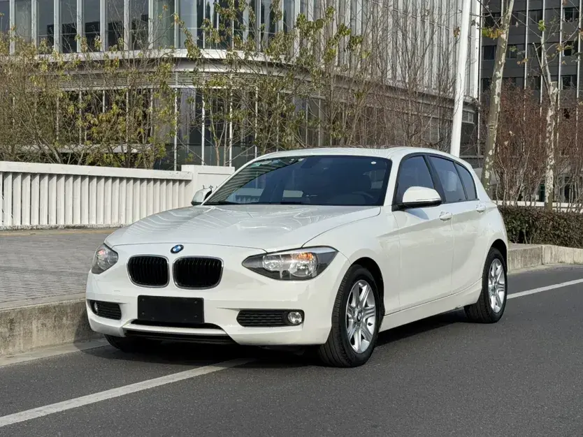 2013 BMW 1 Series 1.6T 136HP L4 8AT