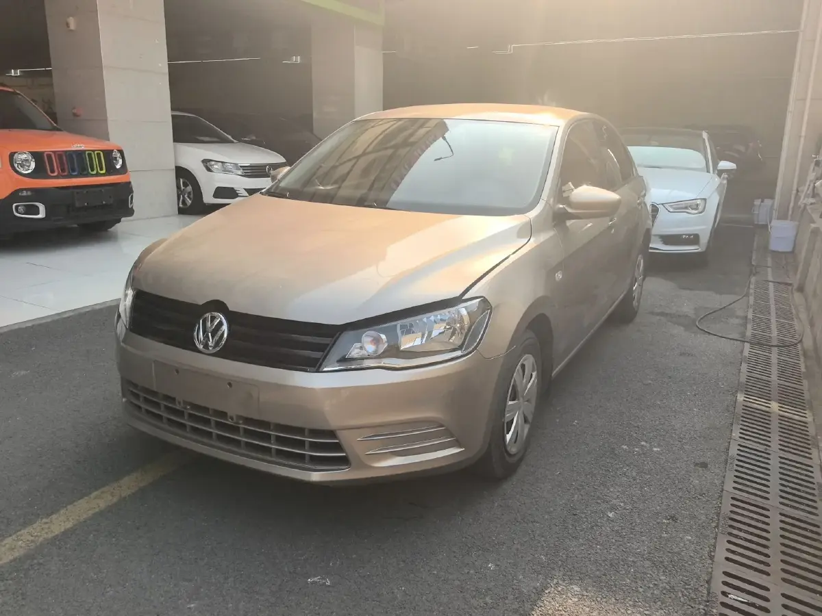 2015 Volkswagen Jetta 1.4L 90HP L4 5MT
