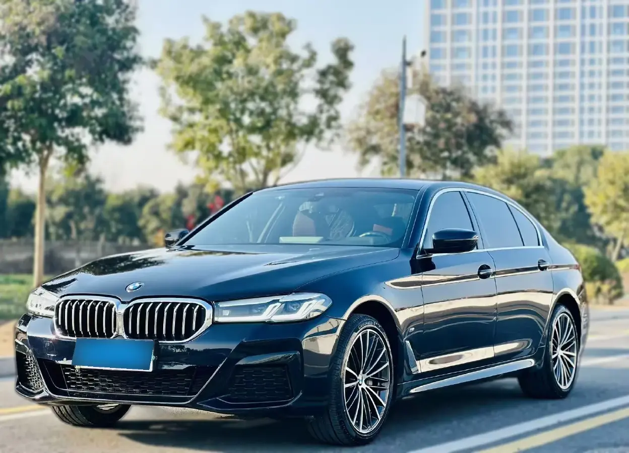 2023 BMW 5 Series 2.0T 245HP L4 8AT