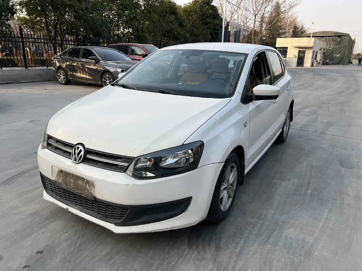 2013 Volkswagen Polo 1.4L 86HP L4 5MT