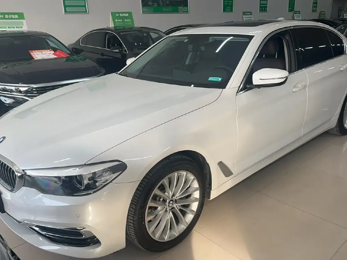 2020 BMW 5 Series 2.0T 184HP L4 8AT