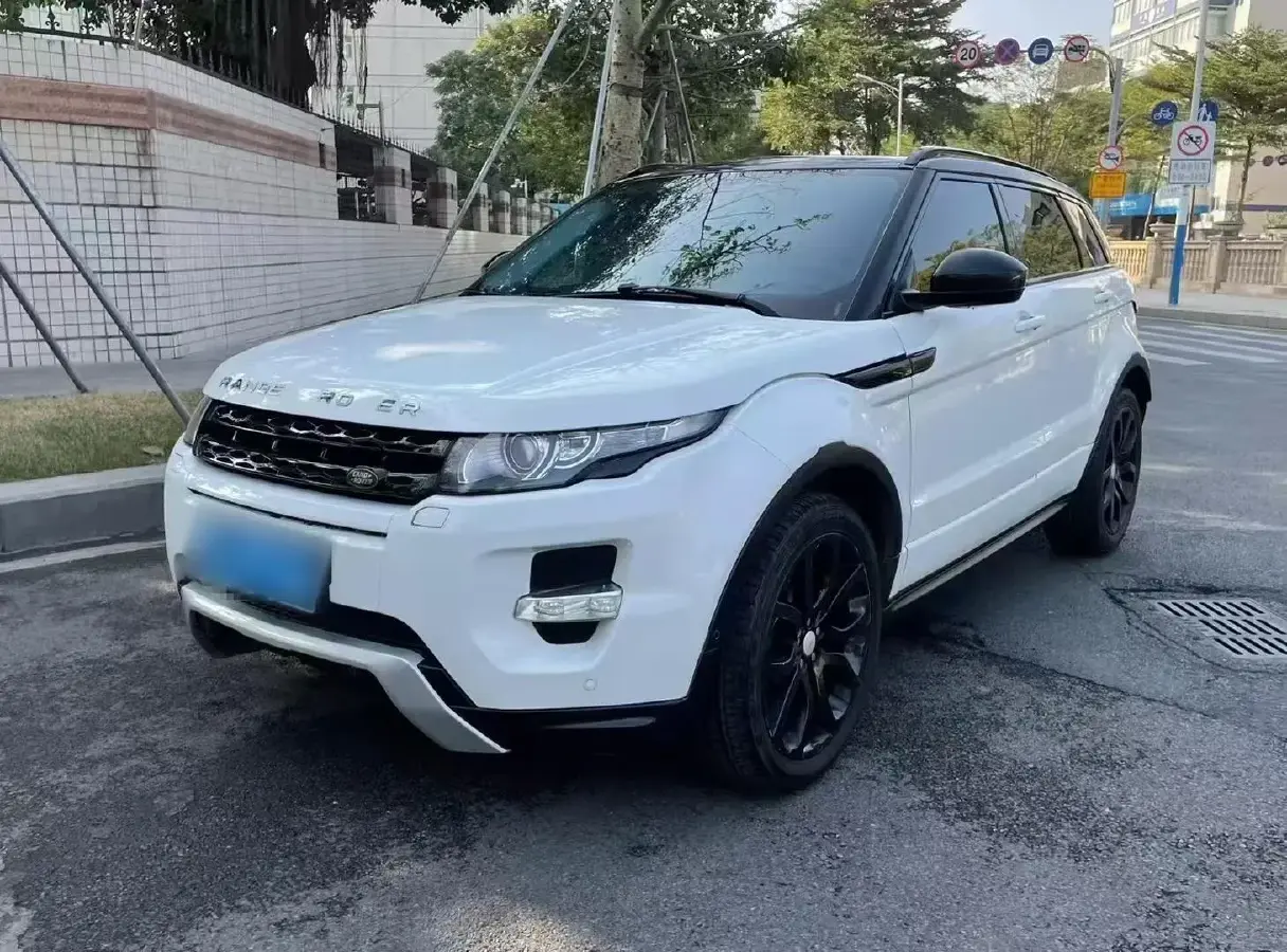 2015 Land Rover Range Rover Evoque 2.0T 241HP L4 9AT